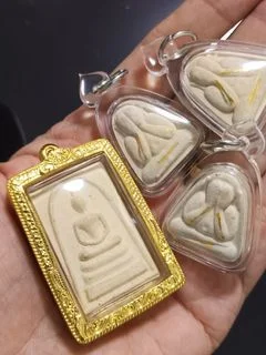 Luang Phor Parn Somdej — photo from a sourced market listing